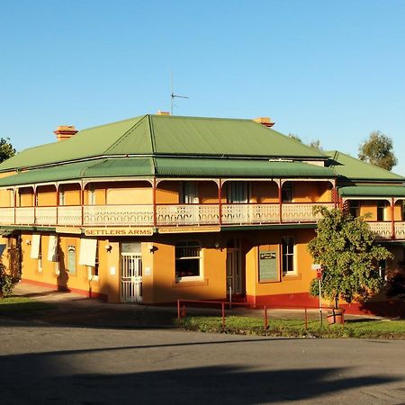 Settlers Arms Hotel Dungog Exterior foto